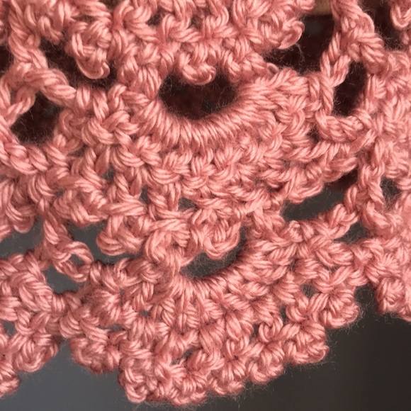 Dusty rose crocheted spaghetti straps scalloped edges pull over top size L boho - Picture 5 of 12